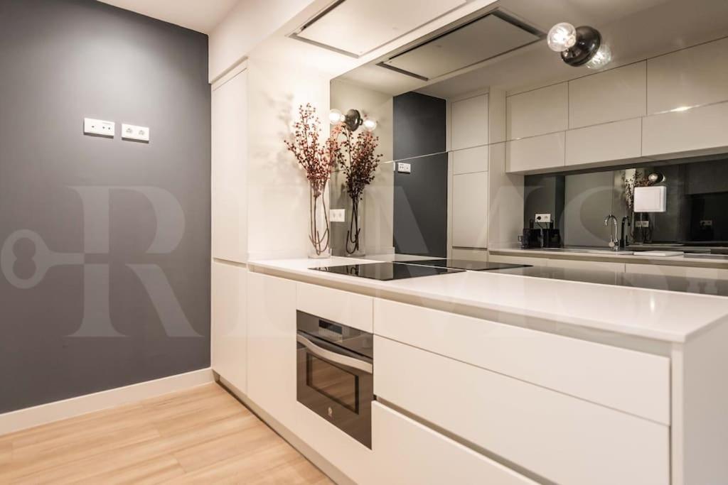 Penthouse Suite With Rooftop In The Heart Of Malaga By Rems Exterior foto
