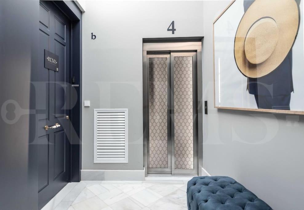 Penthouse Suite With Rooftop In The Heart Of Malaga By Rems Exterior foto
